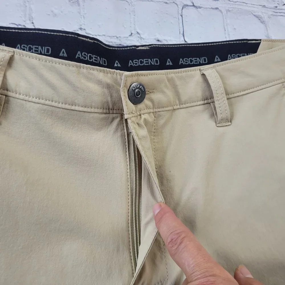 Ascend men’s khaki pants size 40 x 32